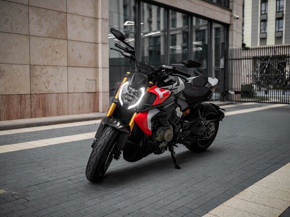 2026 Ducati Diavel V4, чёрный, 4890000 рублей