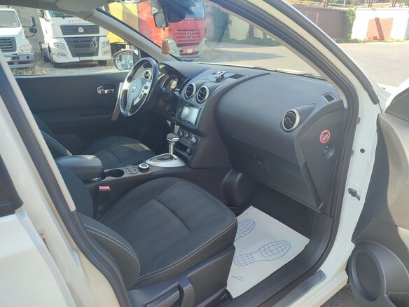 2011 Nissan Qashqai I Рестайлинг, белый, 1258000 рублей - вид 8