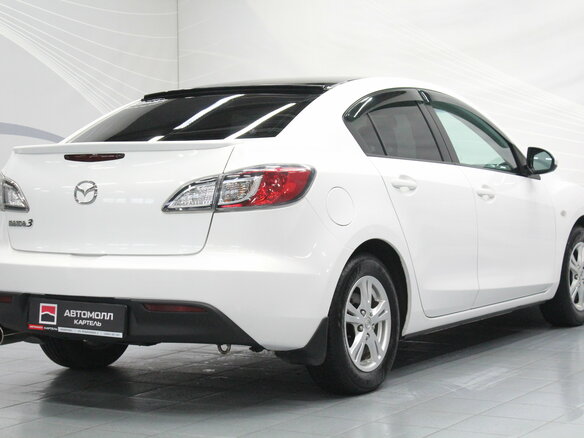 2011 Mazda 3 II (BL) Рестайлинг, белый - вид 4