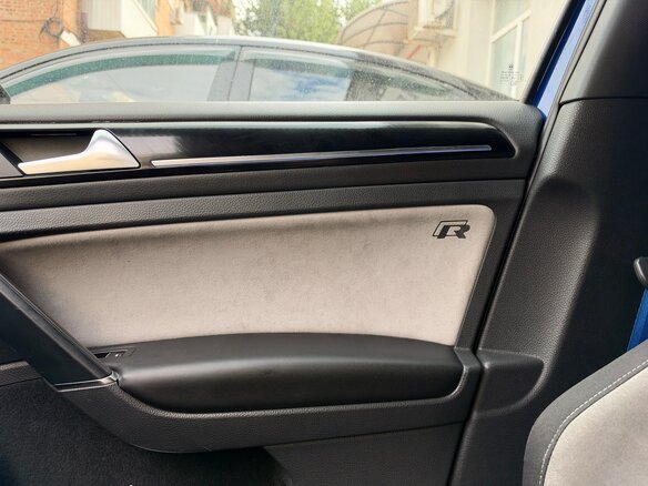 2014 Volkswagen Golf R VII, синий, 1900000 рублей - вид 9