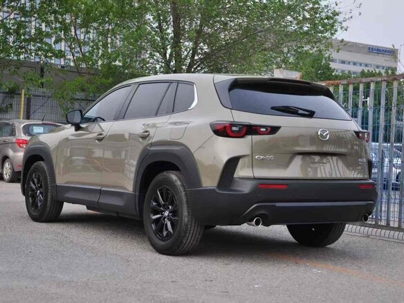 2023 Mazda CX-50, бежевый, 2857000 рублей - вид 4