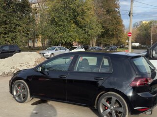 2013 Volkswagen Golf VII, чёрный, 870000 рублей, вид 5