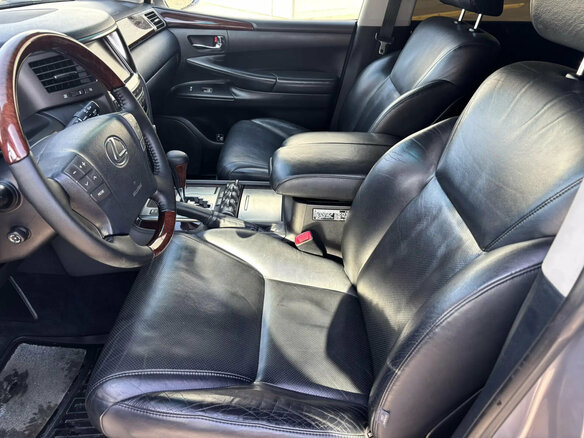 2011 Lexus LX 570 III, серебристый, 2970000 рублей - вид 15