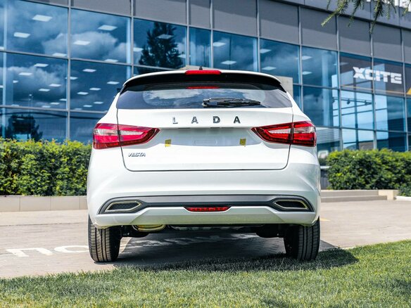 2026 Lada (ВАЗ) Vesta SW I Рестайлинг (NG), белый, 1934000 рублей - вид 3