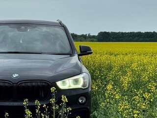 2018 BMW X1 18i sDrive II (F48), чёрный, 2090000 рублей, вид 3