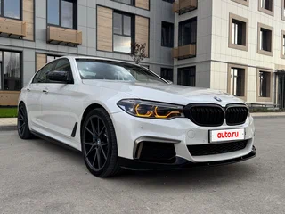 2018 BMW 5 серии 540i xDrive VII (G30/G31/G38), белый, 4450000 рублей, вид 4