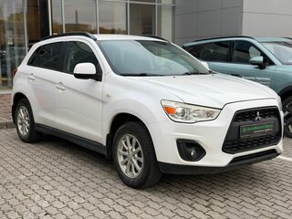 2013 Mitsubishi ASX I Рестайлинг, белый, 915000 рублей, вид 3