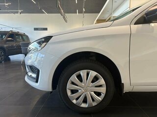 2026 Lada (ВАЗ) Vesta I Рестайлинг (NG), белый, 1611000 рублей, вид 5