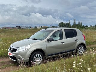 2013 Renault Sandero I, бежевый, 620000 рублей, вид 3