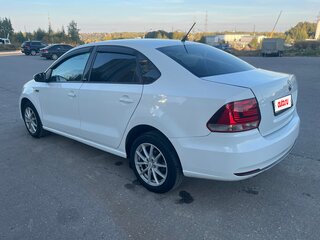 2016 Volkswagen Polo V Рестайлинг, белый, 850000 рублей, вид 5
