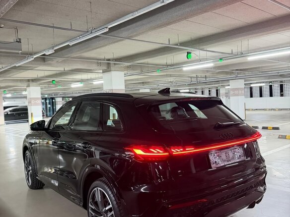 2025 Audi Q5 40 TFSI III (GU), чёрный, 4999999 рублей - вид 3