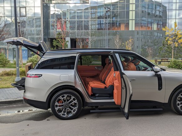 2026 Lynk & Co 900, серебристый, 7670000 рублей - вид 5