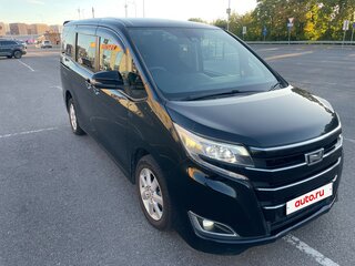 2017 Toyota Noah III (R80) Рестайлинг, чёрный, 1930000 рублей, вид 1