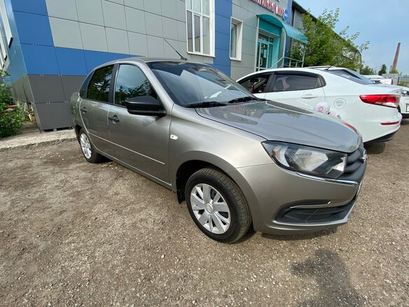 2019 Lada (ВАЗ) Granta I Рестайлинг, серебристый, 400000 рублей - вид 1