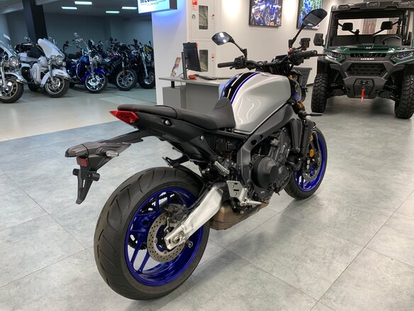 2023 Yamaha MT-09 (FZ-09), серый, 1170000 рублей - вид 5