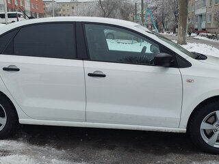 2019 Volkswagen Polo V Рестайлинг, белый, 999000 рублей, вид 2