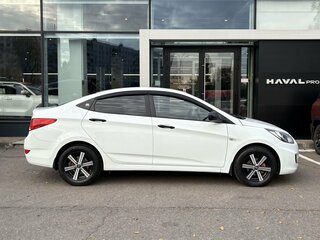 2013 Hyundai Solaris I, белый, 709000 рублей, вид 4