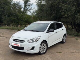 2013 Hyundai Solaris I, белый, 618000 рублей, вид 1
