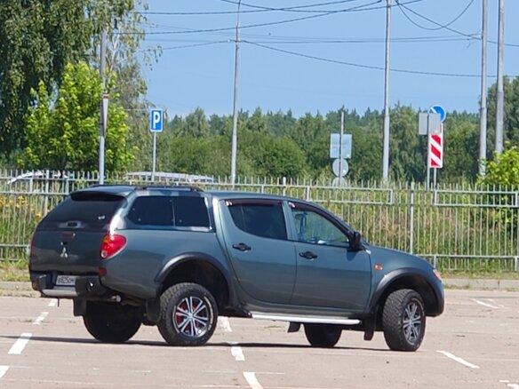 2007 Mitsubishi L200 IV, зелёный - вид 9