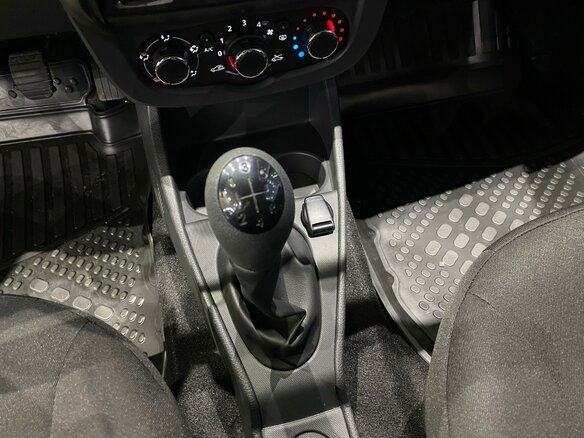 2026 Lada (ВАЗ) Largus I Рестайлинг, белый - вид 11