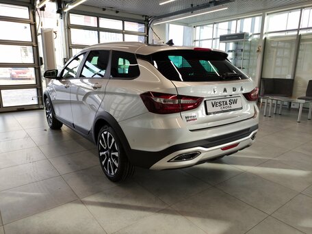 2026 Lada (ВАЗ) Vesta SW Cross I Рестайлинг (NG), серебристый, 2271000 рублей, вид 4