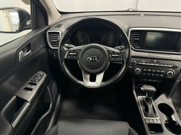 2020 Kia Sportage IV Рестайлинг, чёрный, 2390000 рублей - вид 10