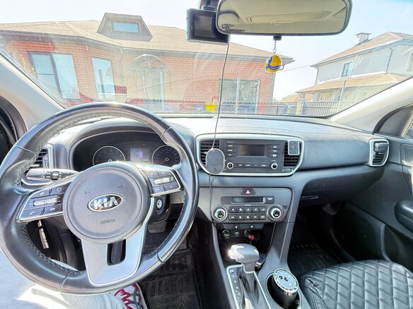 2020 Kia Sportage IV Рестайлинг, чёрный, 1750000 рублей - вид 12