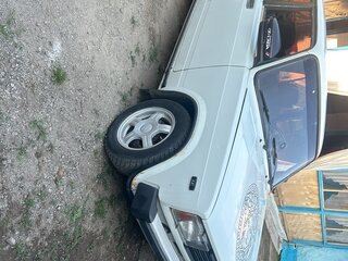 1997 Lada (ВАЗ) 2105, белый, 120000 рублей, вид 4