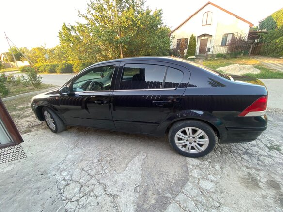 2008 Opel Astra H Рестайлинг, чёрный, 305000 рублей - вид 4