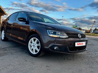 2014 Volkswagen Jetta VI Рестайлинг, коричневый, 720000 рублей, вид 1