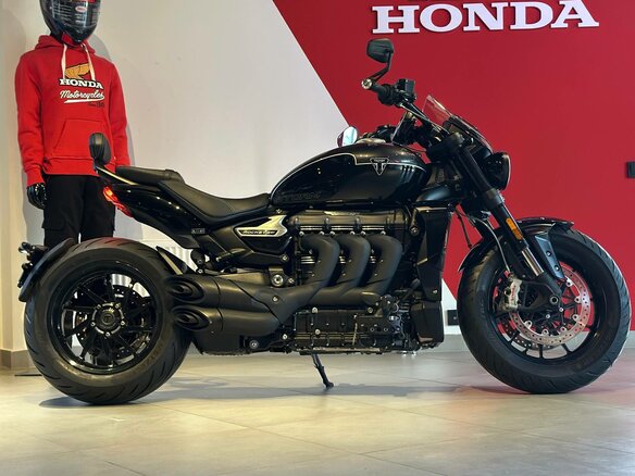 2024 Triumph Rocket III, чёрный, 3600000 рублей - вид 5