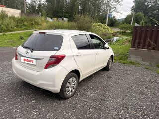 2016 Toyota Vitz III (XP130) Рестайлинг, белый, 950000 рублей, вид 2