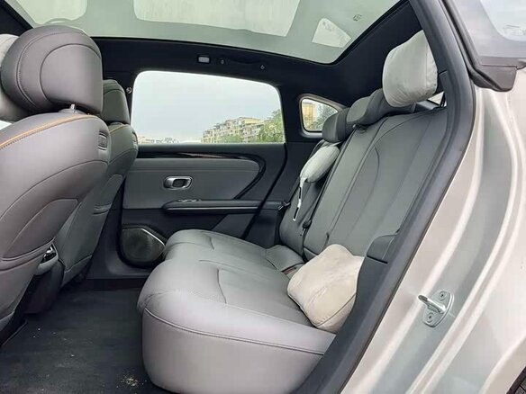 2026 Changan Qiyuan A06 28.39 kWh, серый, 2400000 рублей - вид 15