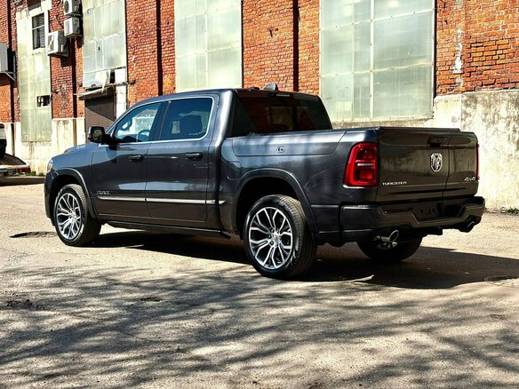 2026 Ram 1500 Crew Cab V Рестайлинг, серый, 9660000 рублей - вид 7