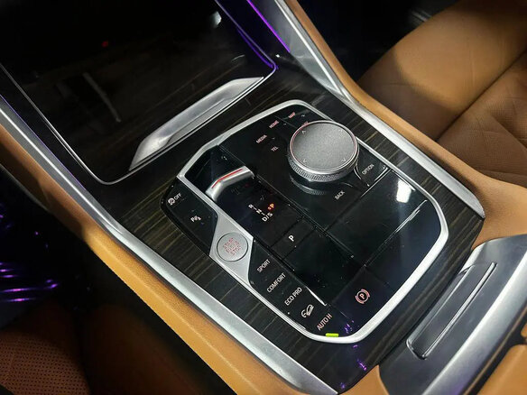 2024 BMW X6 40i III (G06) Рестайлинг, красный, 11267740 рублей - вид 12