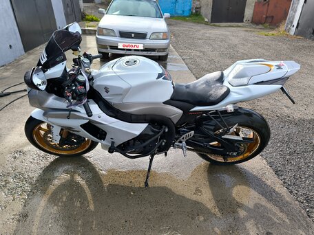 2009 Suzuki GSX-R 1000, белый, 1100000 рублей, вид 4
