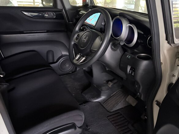 2017 Honda N-BOX I Рестайлинг, белый, 799000 рублей - вид 9
