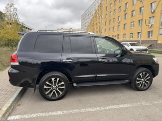 2014 Toyota Land Cruiser 200 Series Рестайлинг 1, чёрный, 3500000 рублей, вид 4
