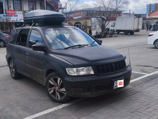 2001 Mitsubishi Chariot Grandis III, чёрный, 650000 рублей, вид 1