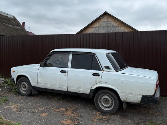 2008 Lada (ВАЗ) 2105, белый - вид 1
