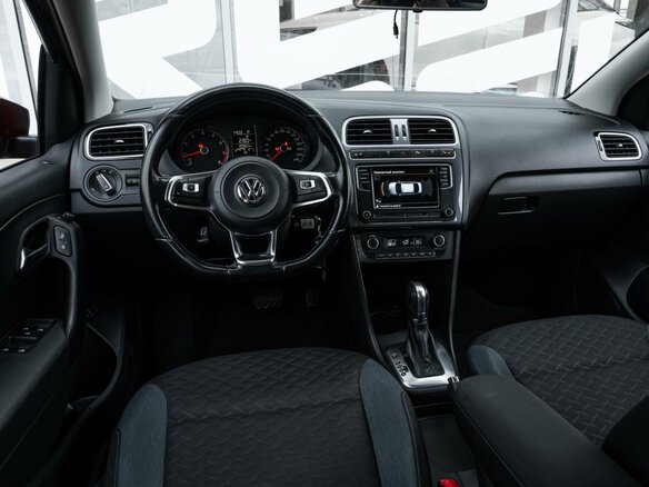 2019 Volkswagen Polo V Рестайлинг, красный - вид 5
