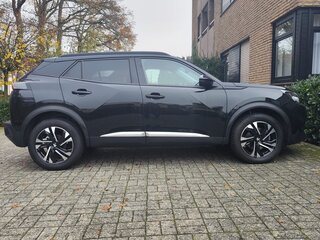 2020 Peugeot 2008 II, чёрный, 1699999 рублей, вид 4