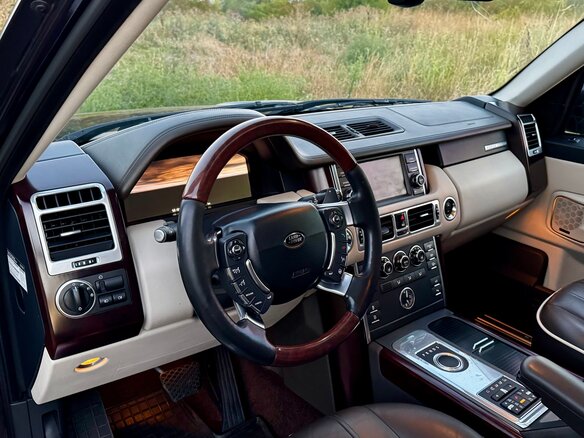 2011 Land Rover Range Rover III Рестайлинг 2, коричневый, 1830000 рублей - вид 22