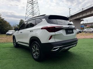 2023 Kia KX3, белый, 1511000 рублей, вид 5