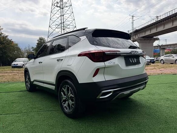 2023 Kia KX3, белый - вид 4