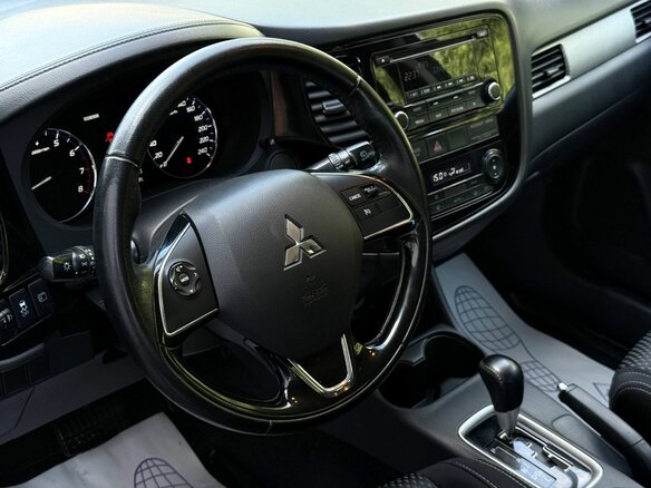 2015 Mitsubishi Outlander III Рестайлинг 2, серый - вид 14