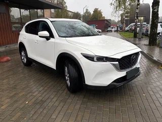 2023 Mazda CX-5 II Рестайлинг, белый, 2400000 рублей, вид 3
