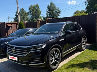 2021 Volkswagen Touareg III, чёрный, 5950000 рублей, вид 1