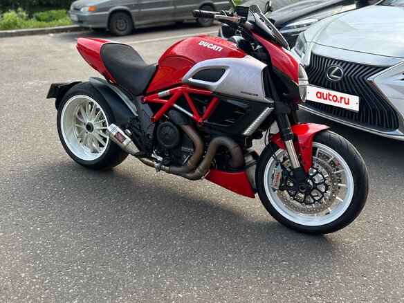 2013 Ducati Diavel, красный, 935000 рублей