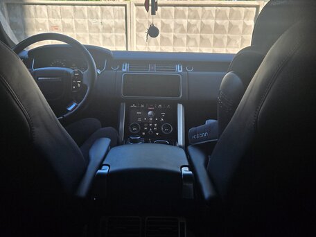 2020 Land Rover Range Rover IV Рестайлинг, серый, 8000000 рублей, вид 4